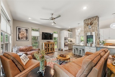 Welcome to your private Northwest Arkansas retreat! Tucked at - photo 11