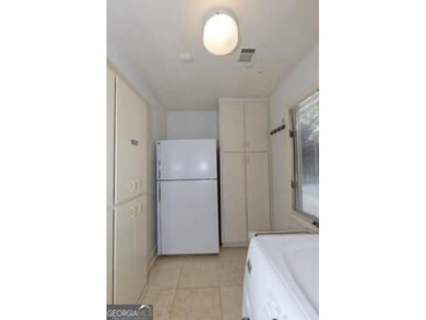 Owners are purchasing additional property & moving in the near - photo 11