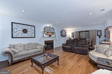 Owners are purchasing additional property & moving in the near - photo 13
