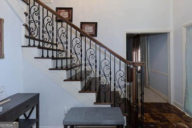 Owners are purchasing additional property & moving in the near - photo 23