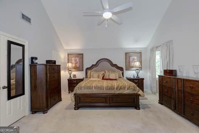Owners are purchasing additional property & moving in the near - photo 31