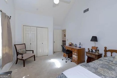 Owners are purchasing additional property & moving in the near - photo 36