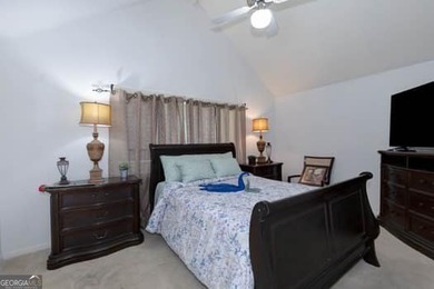 Owners are purchasing additional property & moving in the near - photo 39