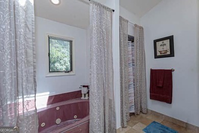 Owners are purchasing additional property & moving in the near - photo 40