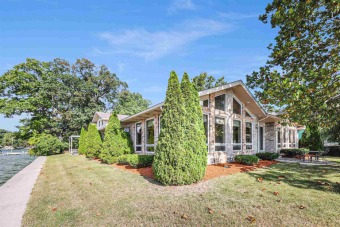 Lake Home Off Market in Wolcottville, Indiana