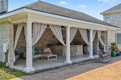 Custom built Manor by Jack Schoch in sought after Great Neck - photo 3