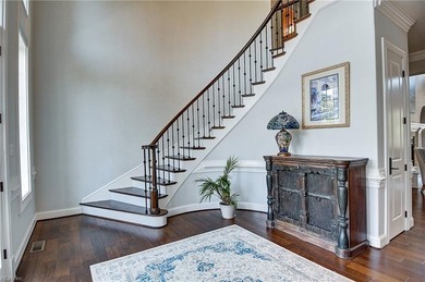 Custom built Manor by Jack Schoch in sought after Great Neck - photo 5