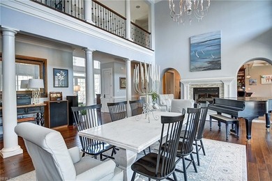 Custom built Manor by Jack Schoch in sought after Great Neck - photo 9
