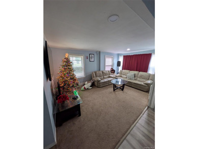 Welcome to this charming home in the heart of Suffolk County! - photo 2