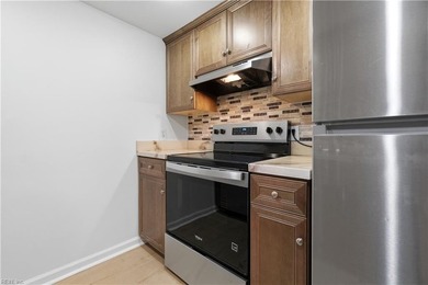 Carefree living - First floor, 3 BR, 2 BA 1250 sq ft with FP in - photo 7