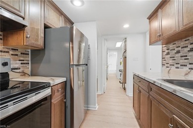 Carefree living - First floor, 3 BR, 2 BA 1250 sq ft with FP in - photo 9