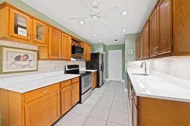 Charming 2-Bedroom, 2-Bath Villa in Desirable Deer Creek! - photo 16