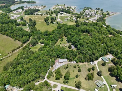 Price Reduction on this Cozy home Near the Lake WITH large - photo 1