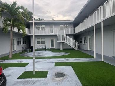 Rare 14-Unit building in the heart of Hollywood. Well-maintained - photo 2