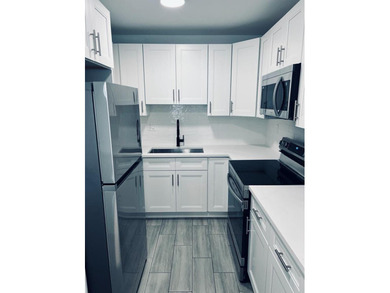 Rare 14-Unit building in the heart of Hollywood. Well-maintained - photo 3