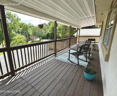 Price Reduction on this Cozy home Near the Lake WITH large - photo 5