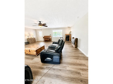 Price Reduction on this Cozy home Near the Lake WITH large - photo 7
