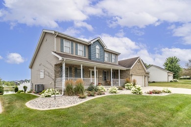 Custom-built 4 bed, 4 bath two-story home with a 3-car garage - photo 3