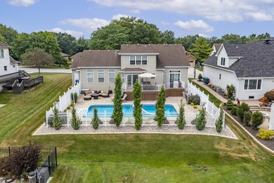 Custom-built 4 bed, 4 bath two-story home with a 3-car garage - photo 4