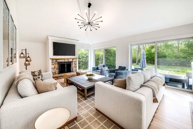 Experience sophisticated coastal living in this exceptional - photo 3