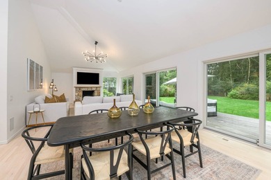 Experience sophisticated coastal living in this exceptional - photo 5