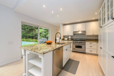 Experience sophisticated coastal living in this exceptional - photo 7