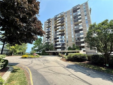 Lake Condo For Sale in Euclid, Ohio