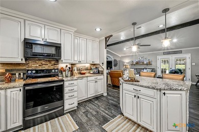 Fully Remodeled One-Story Near Lake Belton | 4BD / 2.5BA + - photo 11