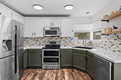 Welcome to this beautiful 3-bedroom, 2-bath, brick home that - photo 13