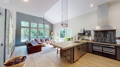 This expansive 2,188 sq. ft. home in Gold Beach, Oregon, offers - photo 16