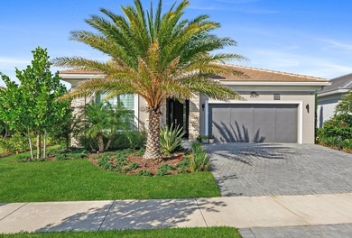 Custom Luxury Waterfront Residence. Exceptional custom-built - photo 1