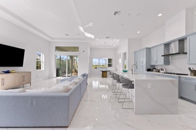 Custom Luxury Waterfront Residence. Exceptional custom-built - photo 3
