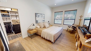 This expansive 2,188 sq. ft. home in Gold Beach, Oregon, offers - photo 23