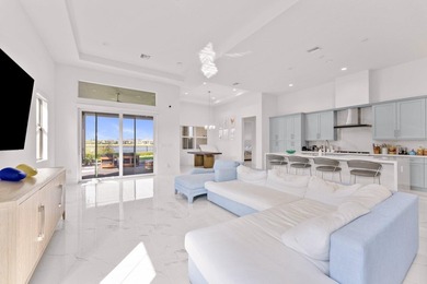 Custom Luxury Waterfront Residence. Exceptional custom-built - photo 4