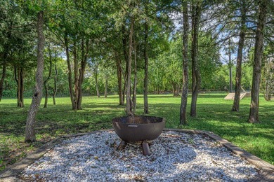 Welcome to this beautiful 3-bedroom, 2-bath, brick home that - photo 25