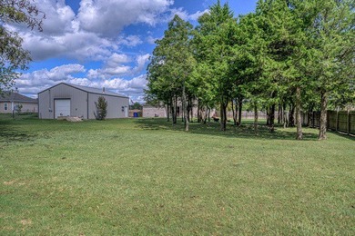 Welcome to this beautiful 3-bedroom, 2-bath, brick home that - photo 27