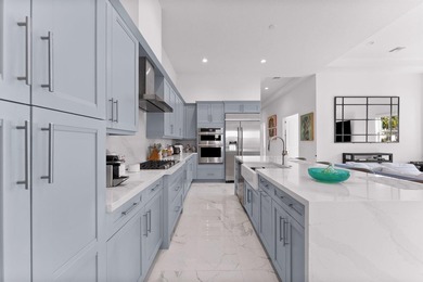 Custom Luxury Waterfront Residence. Exceptional custom-built - photo 8
