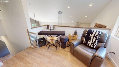 This expansive 2,188 sq. ft. home in Gold Beach, Oregon, offers - photo 33