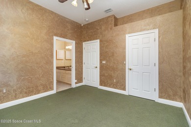 Stunning Executive Pool Home with RV/boat Garage blends elegance - photo 39