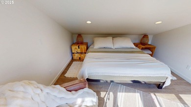 This expansive 2,188 sq. ft. home in Gold Beach, Oregon, offers - photo 40
