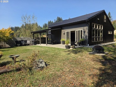 This expansive 2,188 sq. ft. home in Gold Beach, Oregon, offers - photo 43