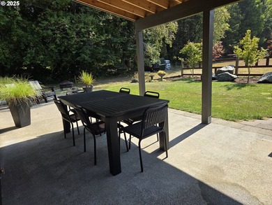 This expansive 2,188 sq. ft. home in Gold Beach, Oregon, offers - photo 45