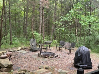 Tucked away in a peaceful wooded setting near Patoka Lake - photo 4