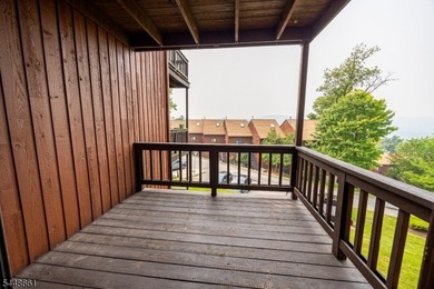 Welcome to this well-maintained 2-bedroom, 2-full-bath interior - photo 8