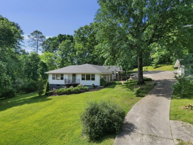 Chickamauga Lake Home For Sale in Soddy-Daisy Tennessee
