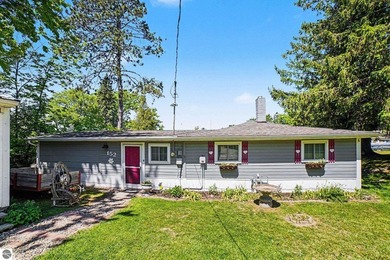Updated Electrical & Roofing! Escape to your own private slice - photo 3
