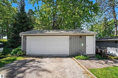 Updated Electrical & Roofing! Escape to your own private slice - photo 4
