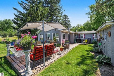 Updated Electrical & Roofing! Escape to your own private slice - photo 6