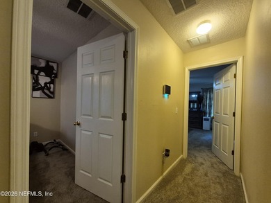 AFFORDABLE RESORT-STYLE LIVING NEAR I-295! Move-in ready 3 BR, 2 - photo 17