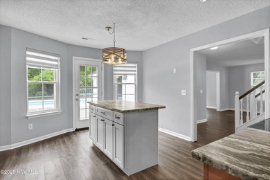 PRICE IMPROVEMENT!! Offering a flexible layout and generous - photo 22